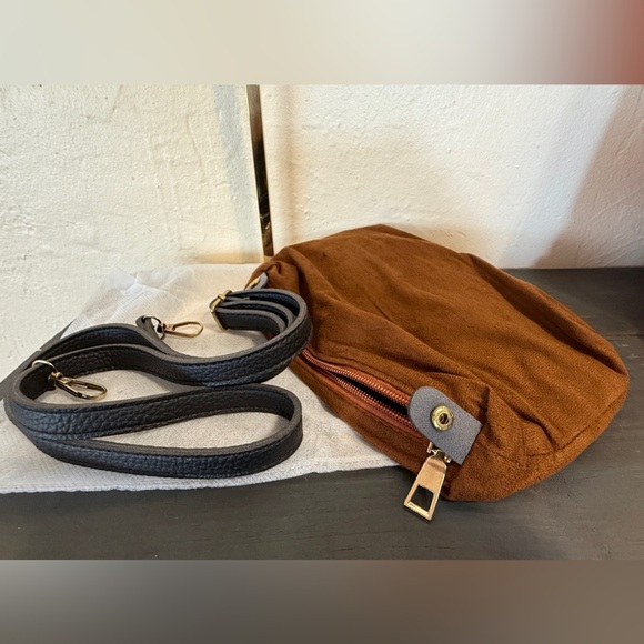 Black Satchel Faux Leather Bag - Picture 9 of 13